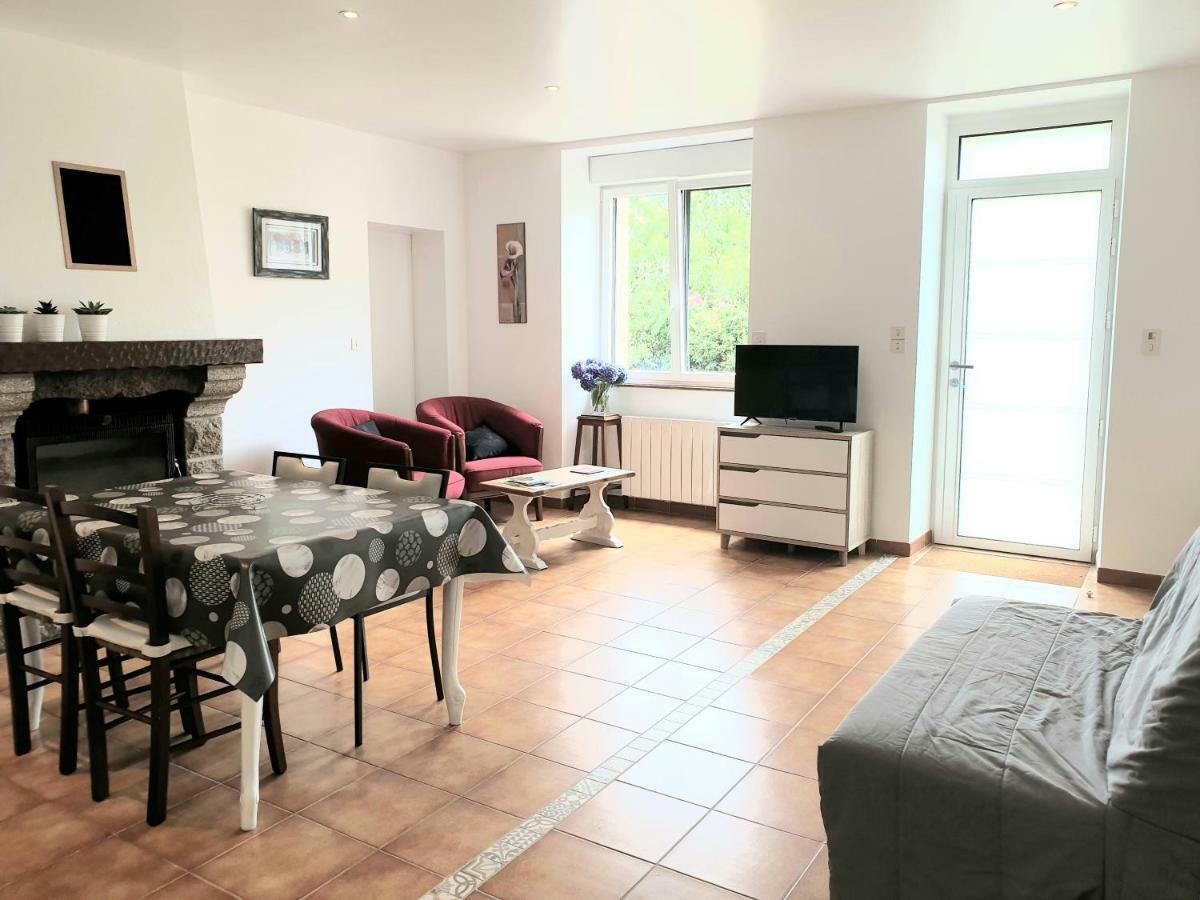 Le Chêne Fourcher La Meziere Exterior foto